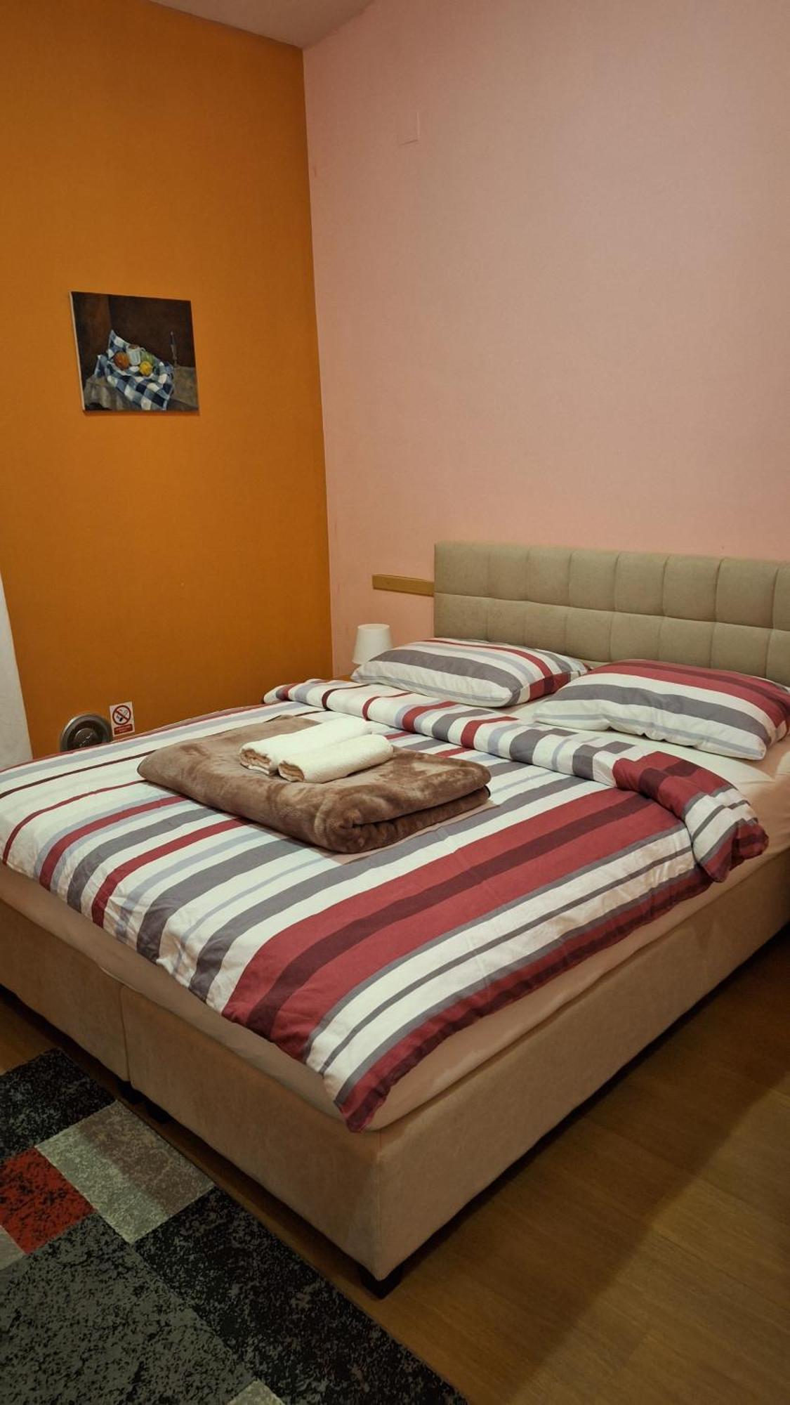 Guest House Sv. Nikola Dugo Selo Esterno foto