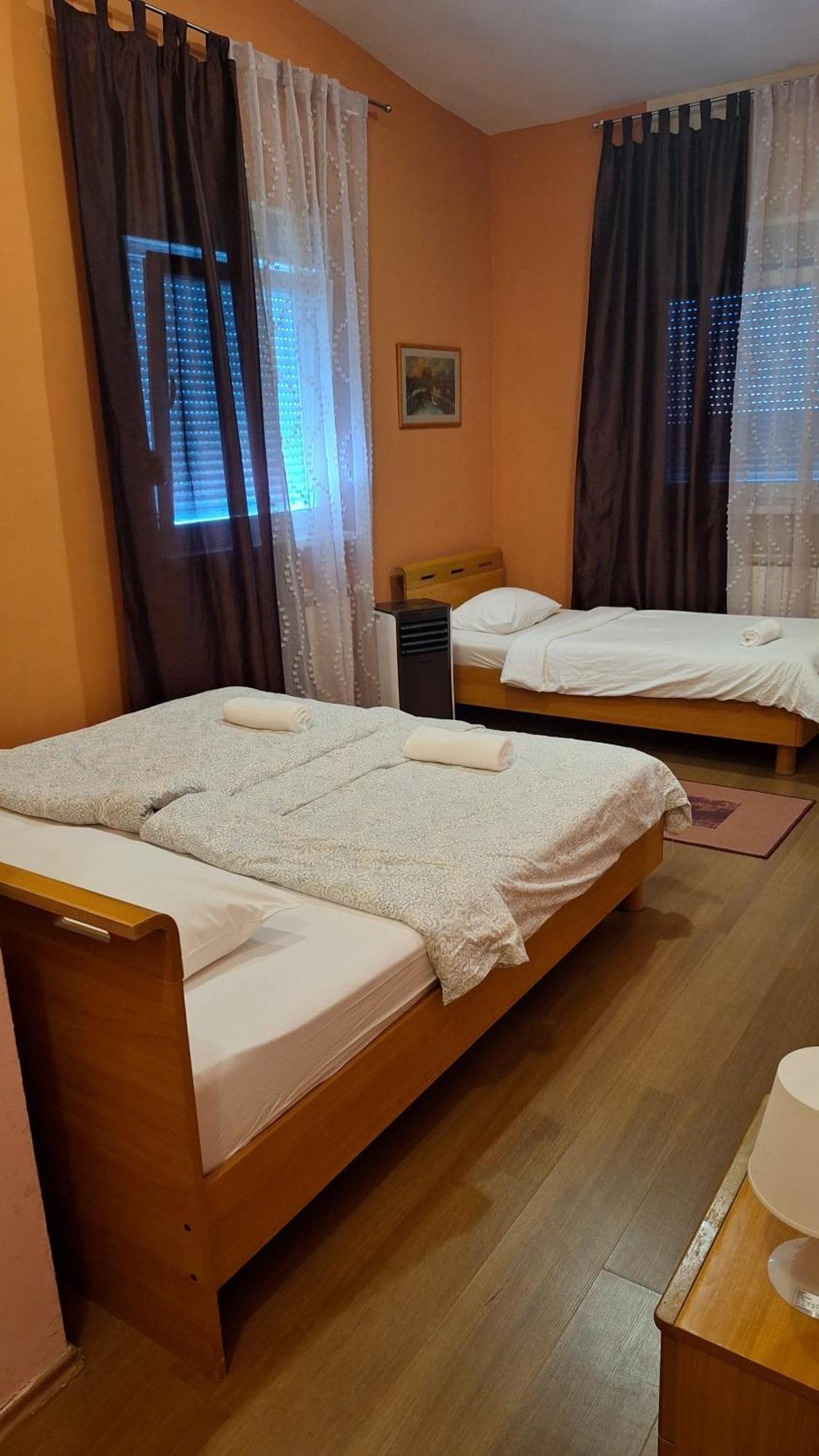 Guest House Sv. Nikola Dugo Selo Esterno foto
