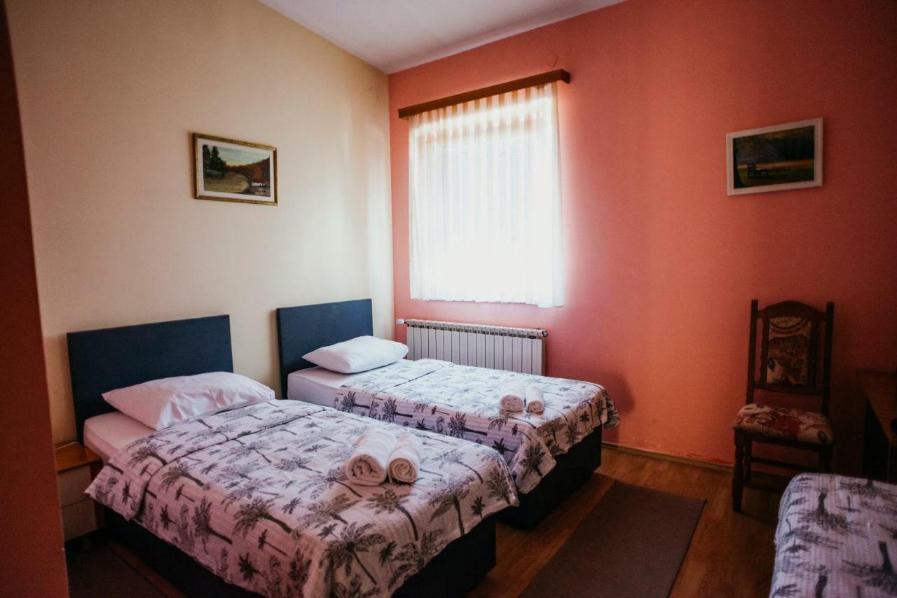 Guest House Sv. Nikola Dugo Selo Esterno foto